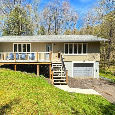 Buy this 4 bed house on 253 Sheffick Road in Clifton Township, Lackawanna County