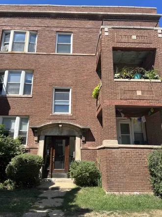 Rent this 3 bed house on 4606-4608 North Leavitt Street in Chicago, IL 60625