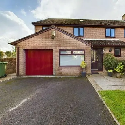 Buy this 5 bed house on Troed Y Garth in Cardiff, CF15 9AB