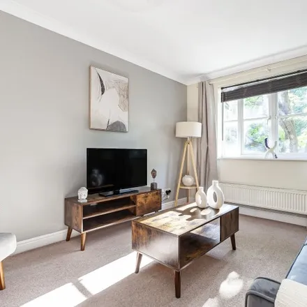 Rent this 2 bed apartment on unnamed road in London, SW2 2DB