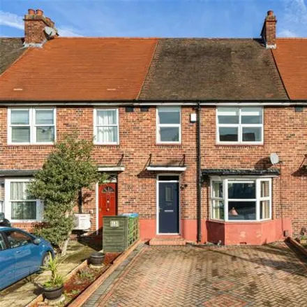 Buy this 3 bed townhouse on 275 Shooters Hill Road in London, SE3 8UN