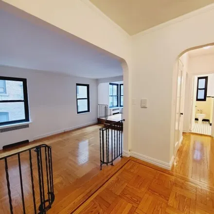 Image 6 - 101 Cooper Street, New York, NY 10034, USA - House for rent