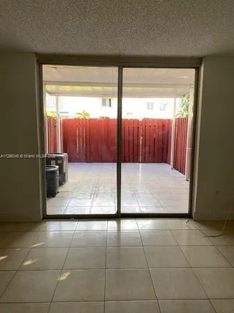 Image 5 - 3895 West 11th Avenue, Hialeah, FL 33012, USA - Townhouse for rent