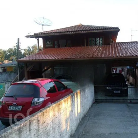 Buy this 6 bed house on Rodovia SC-405 (06) in Rodovia Francisco Magno Vieira, Rio Tavares