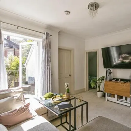 Image 3 - Burnaby Road, Branksome Chine, Bournemouth, BH4 8JG, United Kingdom - Apartment for sale