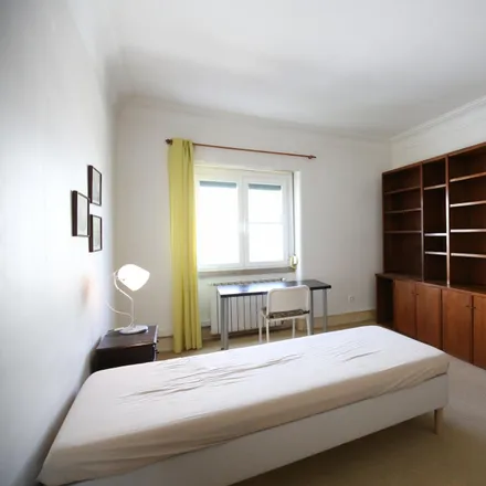 Rent this 5 bed room on Vitta Roma in Avenida São João de Deus 41 I, 1000-280 Lisbon