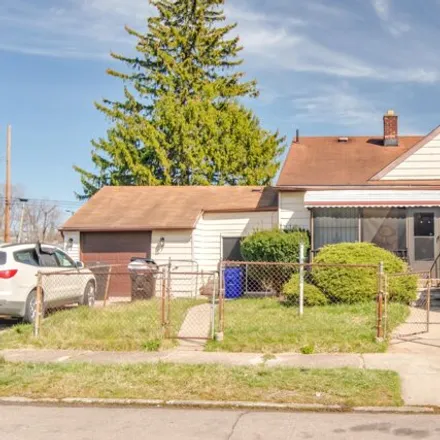 Buy this 2 bed house on 8236 Greenlawn Avenue in Detroit, MI 48204