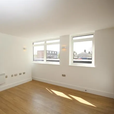 Image 5 - Fairfield Road, Warley, CM14 4LR, United Kingdom - Apartment for rent