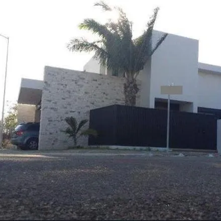 Rent this 4 bed house on Calle 47 in 97300 Mérida, YUC