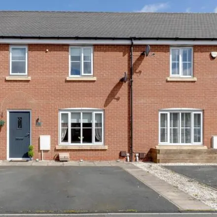 Buy this 3 bed townhouse on Fielders Close in Wigan, WN3 5AX