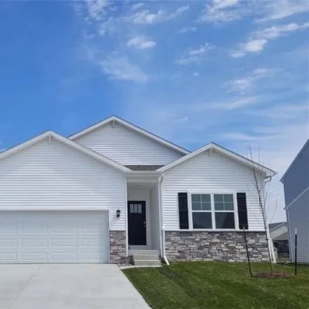 Buy this 4 bed house on 33rd Street Southeast in Altoona, IA 50009
