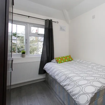 Image 1 - The Bye, London, W3 7PG, United Kingdom - Room for rent