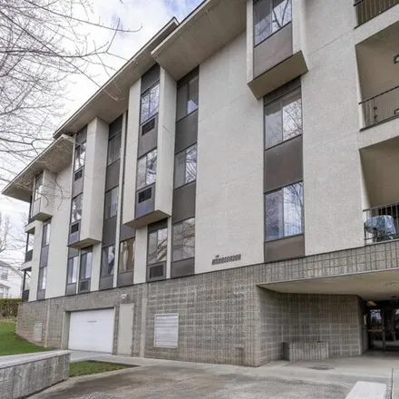 Buy this 2 bed condo on 122 North Washington Street in Moscow, ID 83843