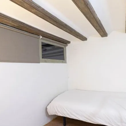 Rent this 3 bed room on Carrer dels Mirallers in 14, 08003 Barcelona