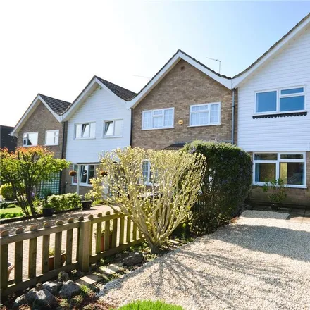 Rent this 3 bed duplex on 45 Willow Way in Hale, GU9 0NT