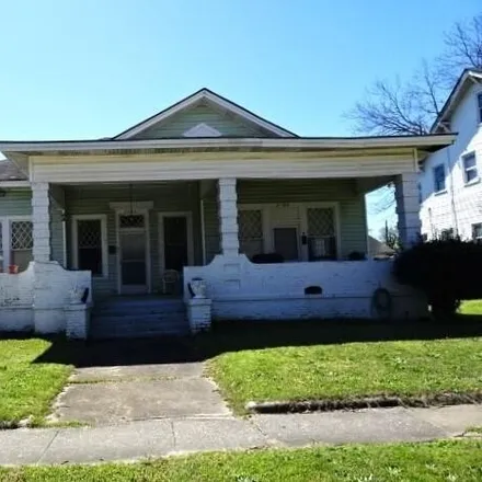 Buy this 3 bed house on 2686 Hillcrest Avenue in Vineville, Macon