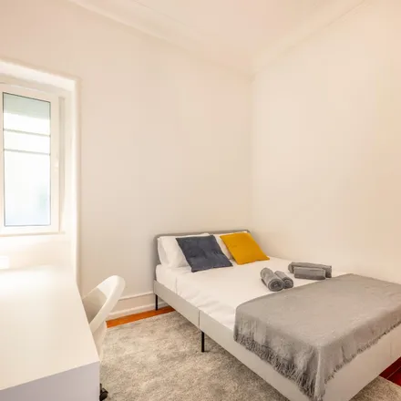 Rent this 6 bed room on Park Avenue in Rua Padre António Vieira, 1070-015 Lisbon
