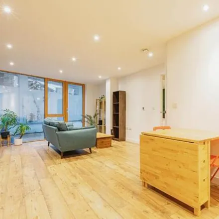 Image 2 - Mustang House, 87 Canonbury Road, London, N1 2UH, United Kingdom - Apartment for sale