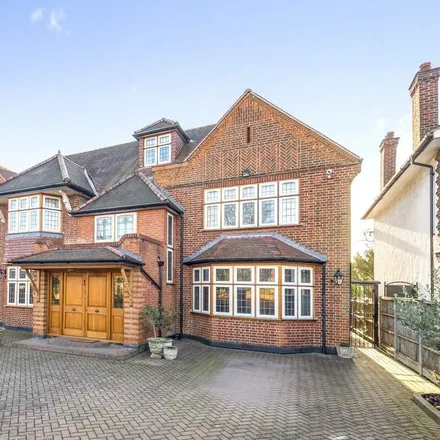 Rent this 6 bed house on 14 Broad Walk in Winchmore Hill, London