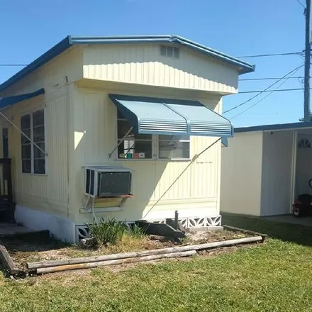 Buy this 1 bed house on 2608 Bayshore Road in Palmetto, FL 34221