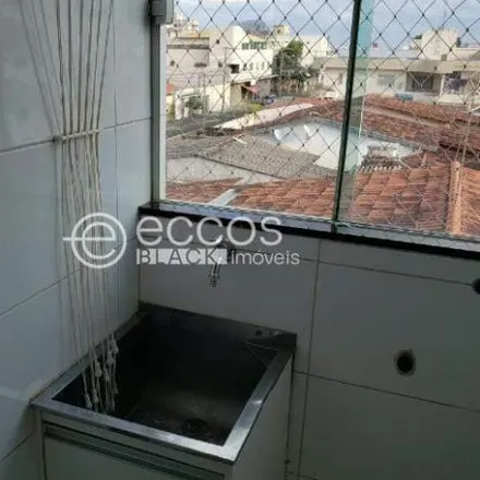 Buy this 3 bed apartment on Rua Jorge Martins Pinto in Segismundo Pereira, Uberlândia - MG