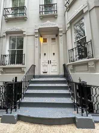Buy this 6 bed house on 19 East 75th Street in New York, NY 10021