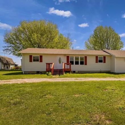 Buy this 4 bed house on 6109 Market Road in Marion, IL 62959