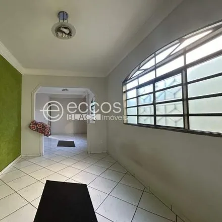 Image 1 - Rua Maria Augusta Machado, Pacaembú, Uberlândia - MG, 38402-347, Brazil - House for sale