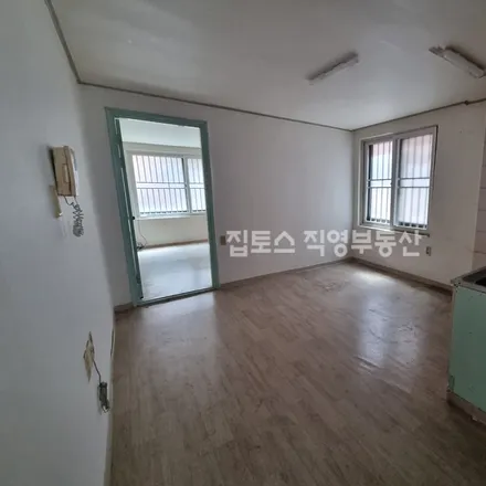 Rent this 2 bed apartment on 서울특별시 강남구 대치동 958-17