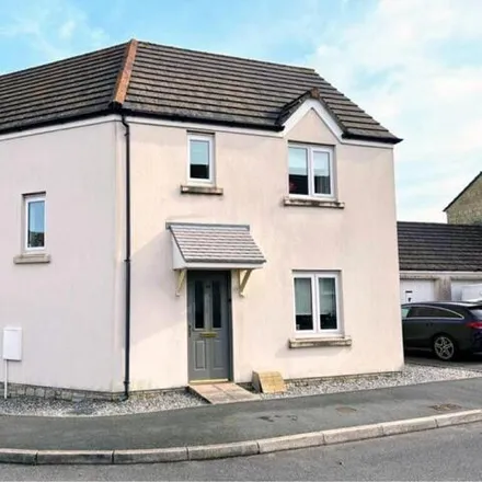 Buy this 4 bed duplex on Finsbury Rise in Roche, PL26 8FN