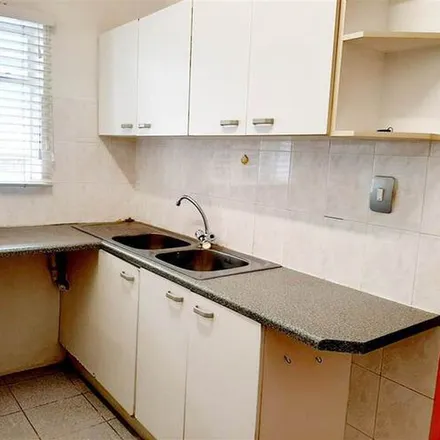 Image 3 - Vansan, 134 Patterson Road, Nelson Mandela Bay Ward 5, Gqeberha, 6056, South Africa - Apartment for rent
