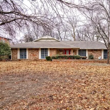 Buy this 3 bed house on 2717 Wildwood Dr in Enid, Oklahoma