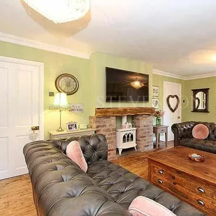 Image 2 - Compton Road West, Tettenhall Wood, WV3 9DW, United Kingdom - House for sale