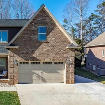 Buy this 5 bed house on 3139 18th Street Northeast in Hickory, NC 28601