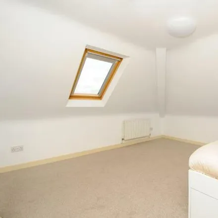 Image 4 - 2 Lyndworth Close, Oxford, OX3 9ER, United Kingdom - Room for rent