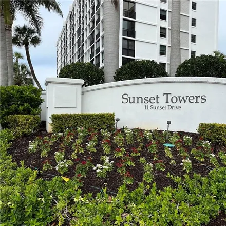 Image 4 - Sunset Towers, 11 Sunset Drive, Sarasota, FL 34236, USA - Condo for rent
