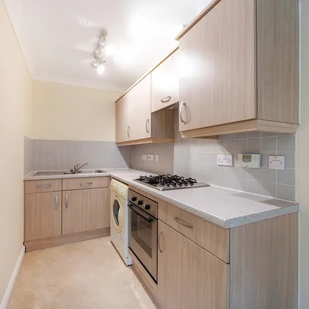 Image 4 - Annecy Court, Dowty Road, Cheltenham, GL51 7NZ, United Kingdom - Apartment for rent