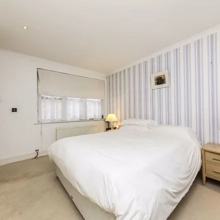 Rent this 3 bed apartment on Hanscomb Mews in London, SW4 0BD
