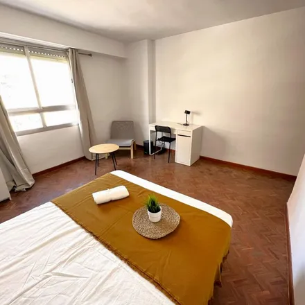 Rent this 5 bed apartment on Constitució - Duc de Mandas in Avinguda de la Constitució, 46019 Valencia
