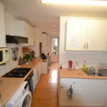 Image 7 - Drayton Avenue, London, W13 0LF, United Kingdom - Apartment for rent