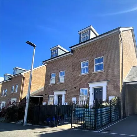 Buy this 3 bed townhouse on Enterprise Avenue in Tiverton, EX16 4FP