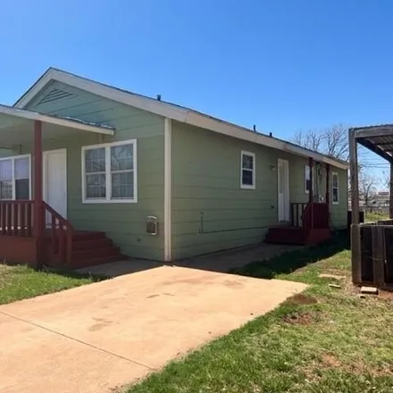 Rent this 3 bed house on 3498 Clinton Street in Abilene, TX 79603