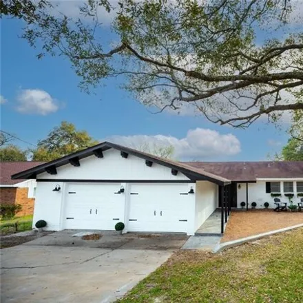 Buy this 3 bed house on 212 West Palm Street in Bellville, TX 77418