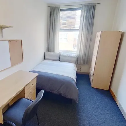 Rent this 6 bed apartment on Bright's Laundrette in 150 Mansfield Road, Nottingham