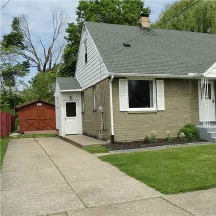 Buy this 4 bed house on 524 East 30th Street in Erie, PA 16504