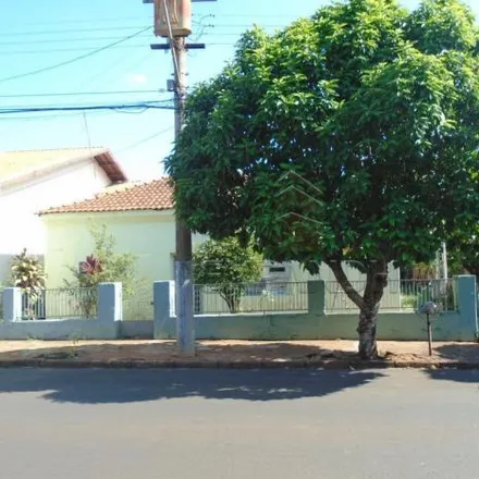 Buy this 2 bed house on Rua Aprigio de Araújo in Centro, Sertãozinho - SP