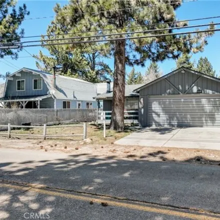 Image 3 - 739 Valley Boulevard, Big Bear City, CA 92314, USA - House for sale