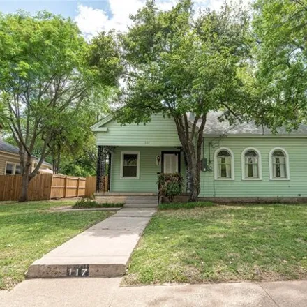 Rent this 3 bed house on 425 South Waco Street in Weatherford, TX 76086