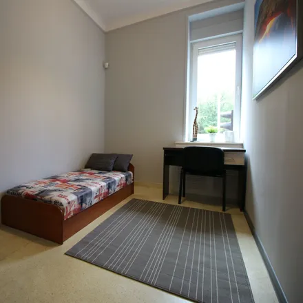 Rent this 8 bed room on Radwańska 16 in 90-530 Łódź, Poland