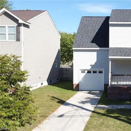 Buy this 3 bed house on 1401 Maple Avenue in Portsmouth City, VA 23704